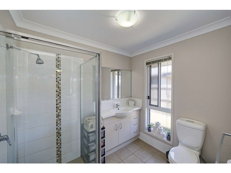 44 Neville Drive, Branyan QLD 4670