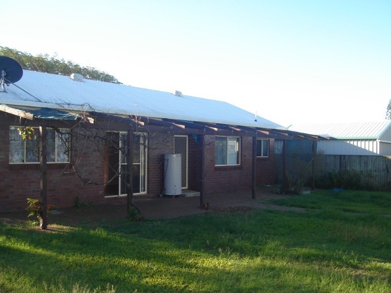 11 Hervey Street, Elliott Heads QLD 4670