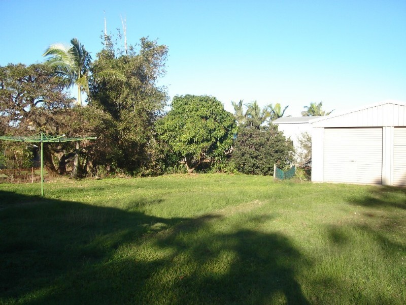 11 Hervey Street, Elliott Heads QLD 4670