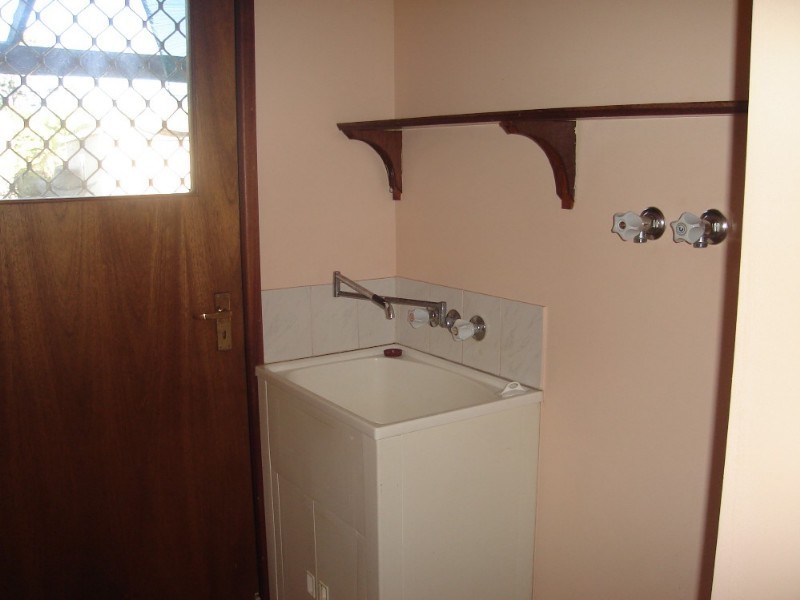 11 Hervey Street, Elliott Heads QLD 4670