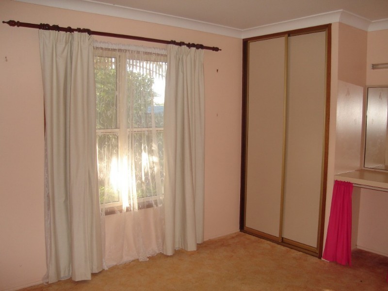 11 Hervey Street, Elliott Heads QLD 4670