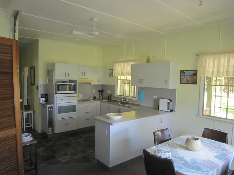 713 Gooburrum Road, Welcome Creek QLD 4670
