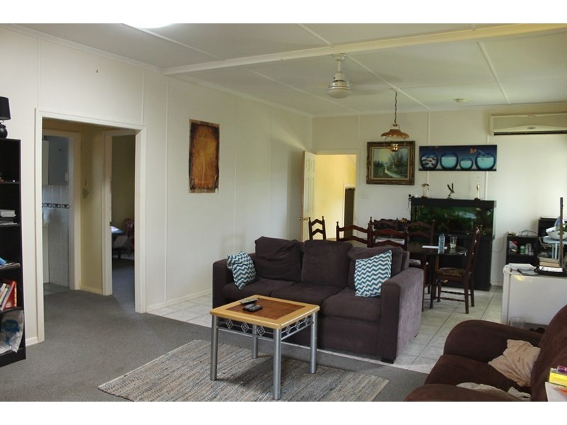 1 Hay Street East, Avenell Heights QLD 4670