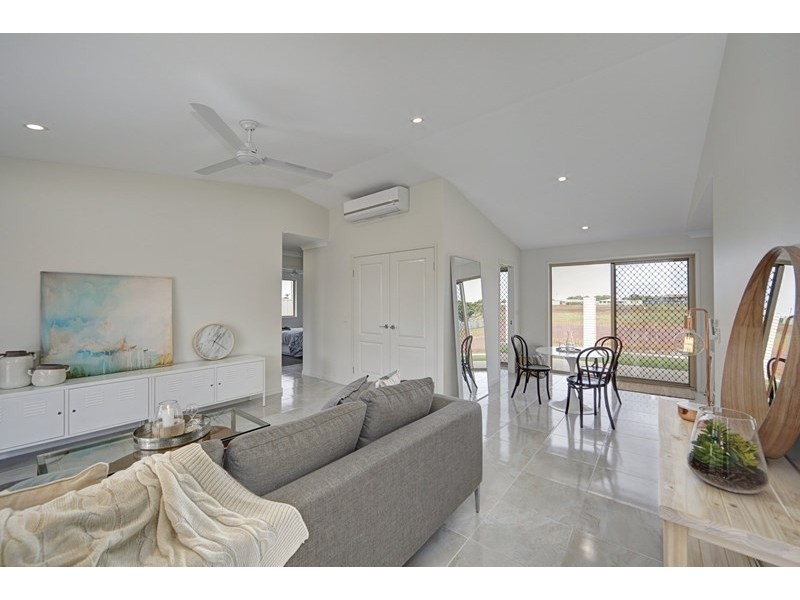 1 and 2/32-34 Heaps Street, Avenell Heights QLD 4670