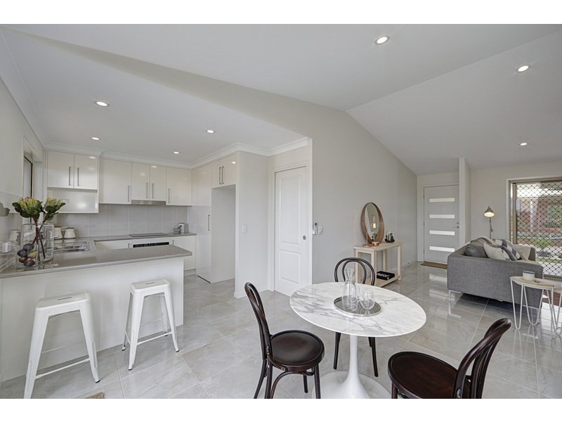 1 and 2/32-34 Heaps Street, Avenell Heights QLD 4670