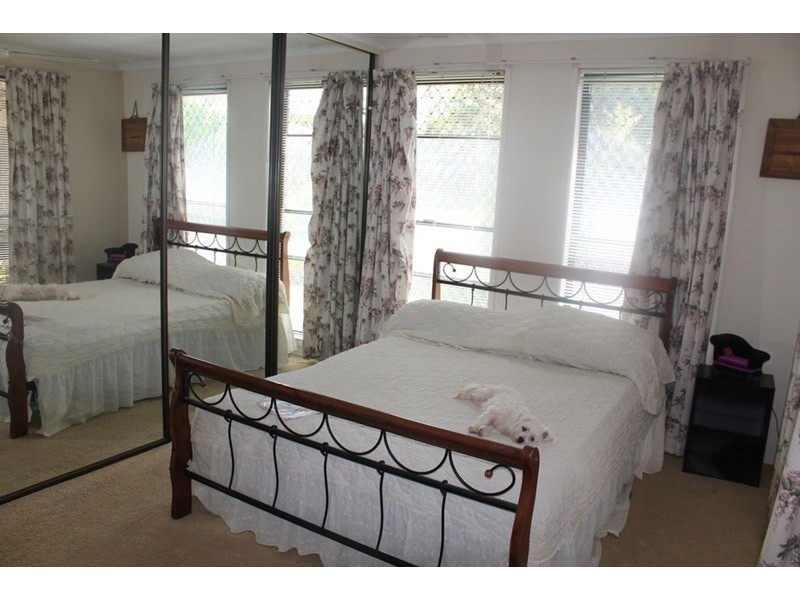 13 Centennial Circuit, Avenell Heights QLD 4670