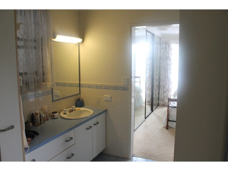 13 Centennial Circuit, Avenell Heights QLD 4670