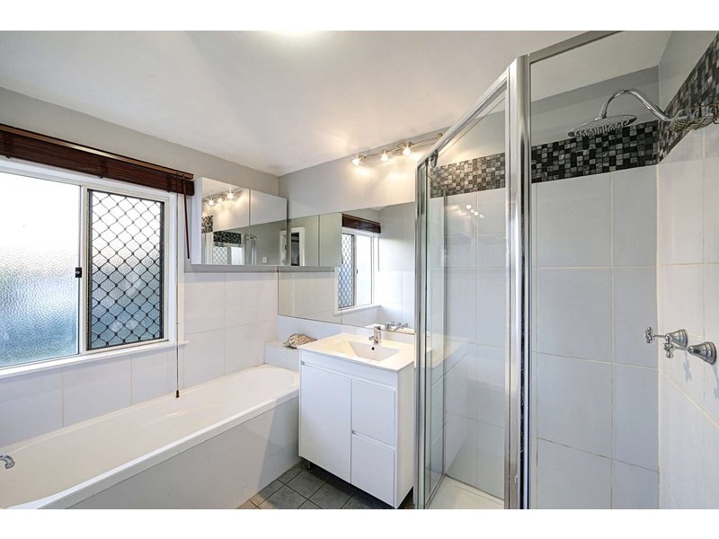 5a McCarthy Road, Avenell Heights QLD 4670