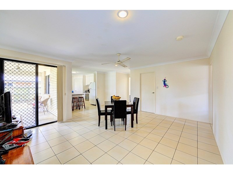 6 Toppers Drive, Coral Cove QLD 4670