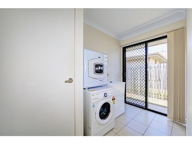 6 Toppers Drive, Coral Cove QLD 4670