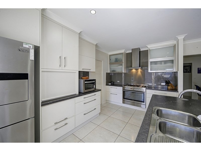 5 Amronel Close, Innes Park QLD 4670