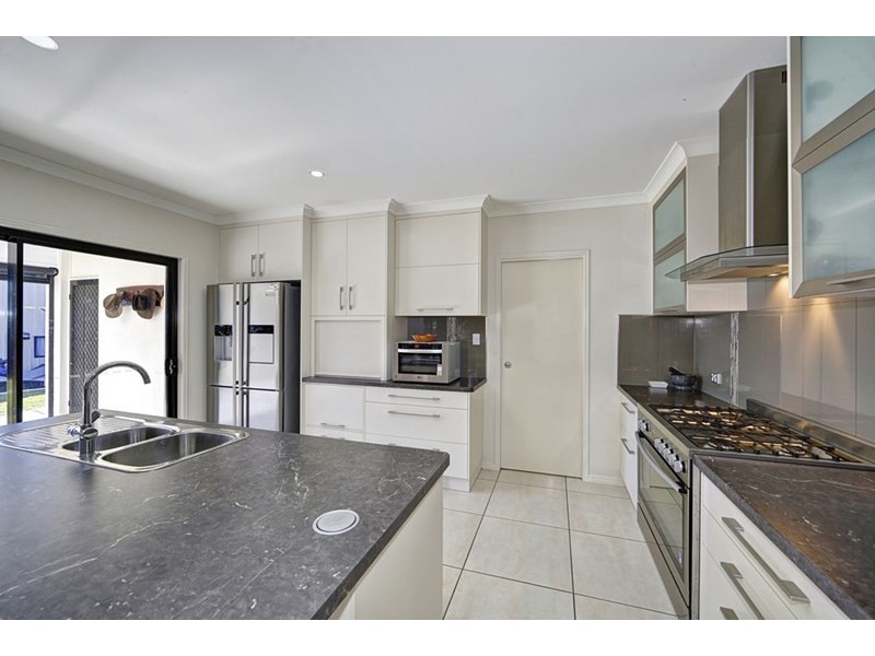 5 Amronel Close, Innes Park QLD 4670