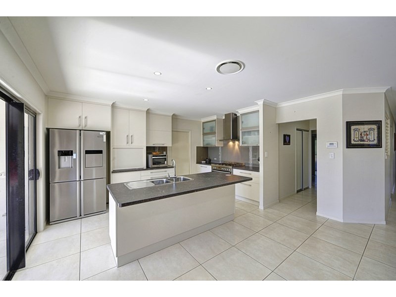 5 Amronel Close, Innes Park QLD 4670