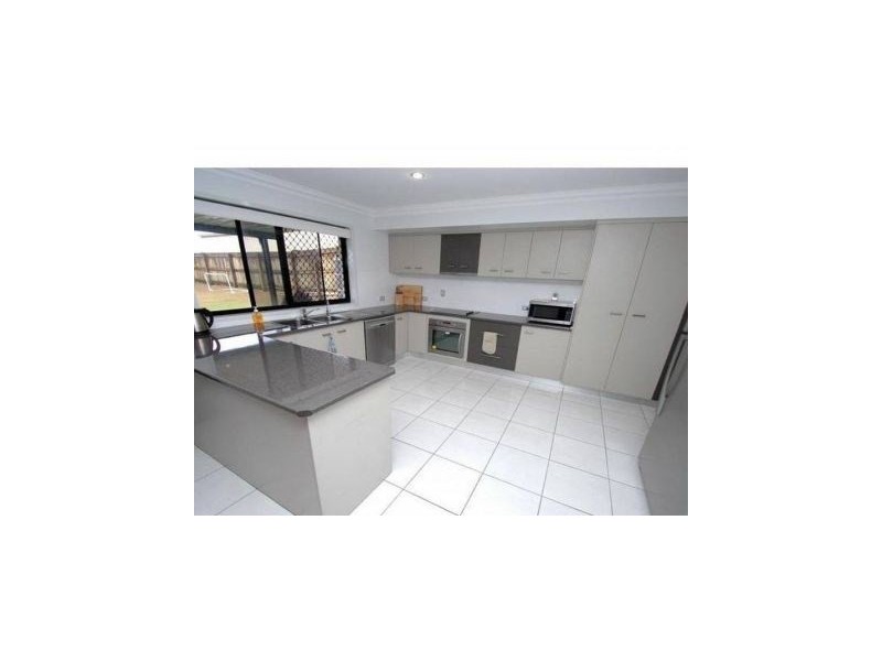 7 Freeman Street, Avoca QLD 4670