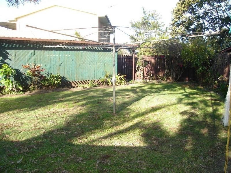 2 Zunker Street, Burnett Heads QLD 4670