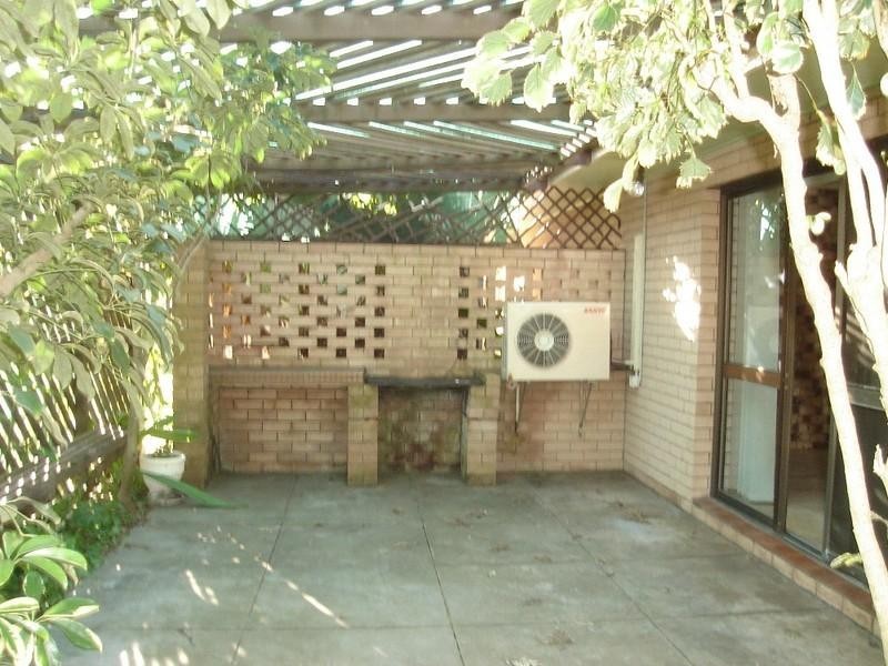 2 Zunker Street, Burnett Heads QLD 4670