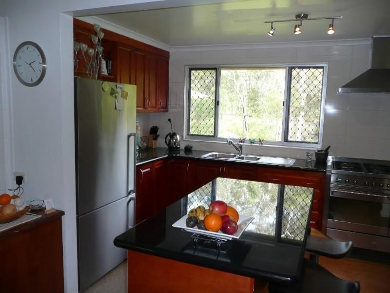 19 Samuels Road, Branyan QLD 4670