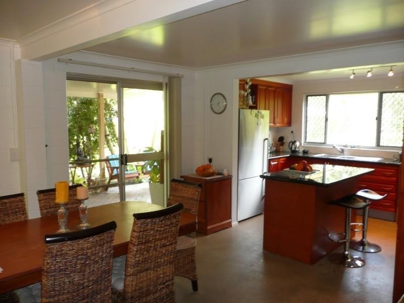 19 Samuels Road, Branyan QLD 4670