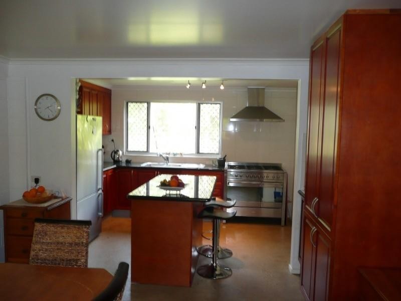 19 Samuels Road, Branyan QLD 4670