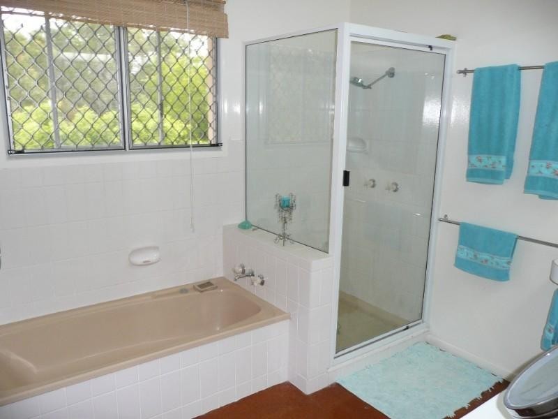 19 Samuels Road, Branyan QLD 4670