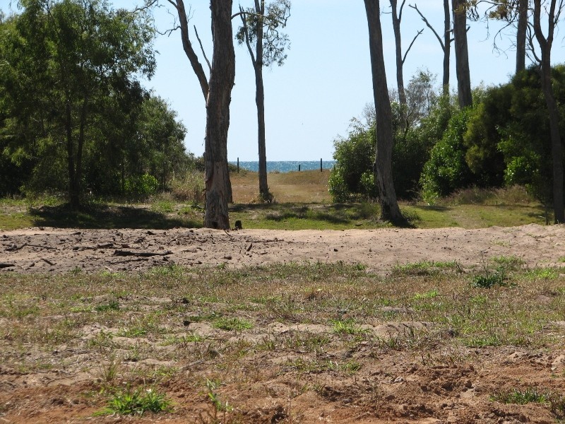 Moore Park Beach QLD 4670
