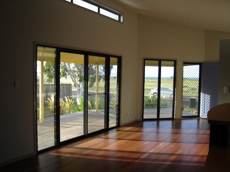 105 Shelly Street, Burnett Heads QLD 4670