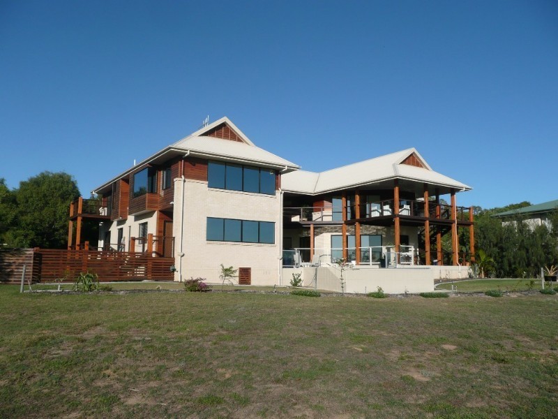 Moore Park Beach QLD 4670