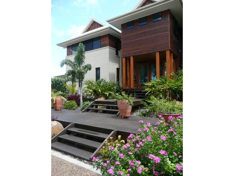 Moore Park Beach QLD 4670