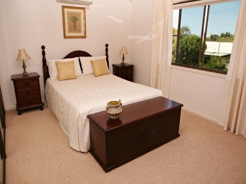 40 Avenell Street, Avenell Heights QLD 4670