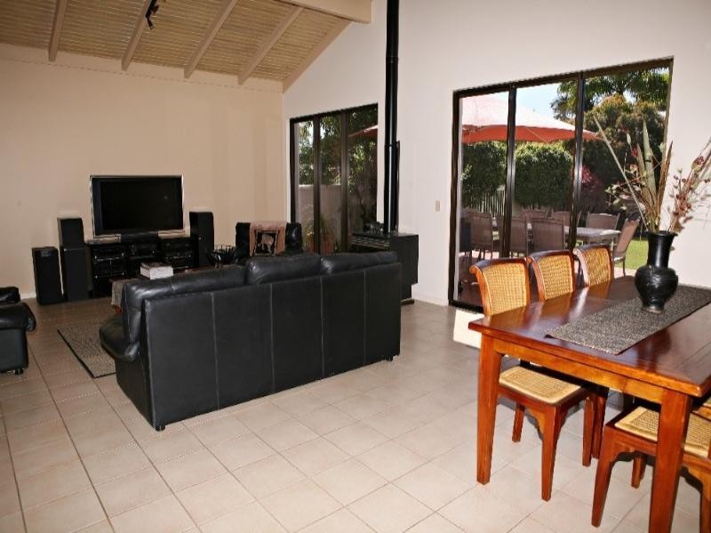 40 Avenell Street, Avenell Heights QLD 4670
