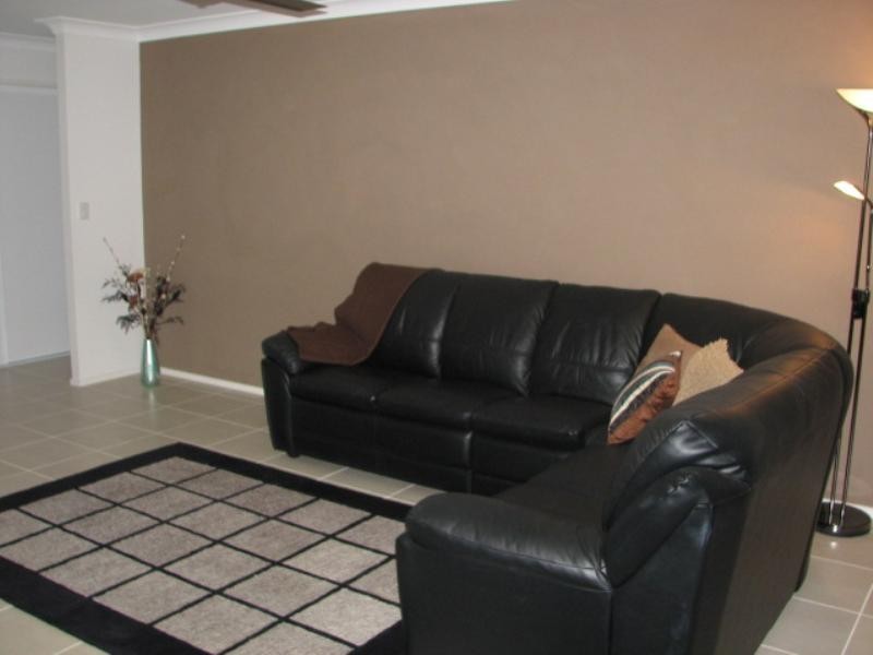 1 Neville Drive, Branyan QLD 4670