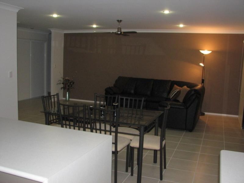 1 Neville Drive, Branyan QLD 4670