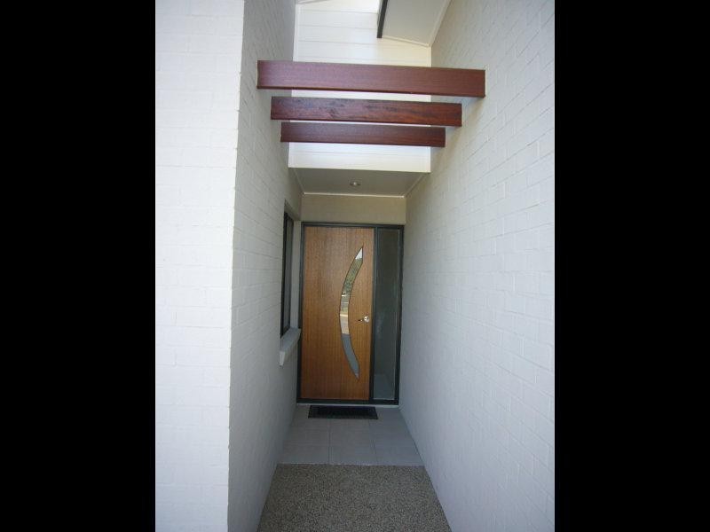 1 Neville Drive, Branyan QLD 4670