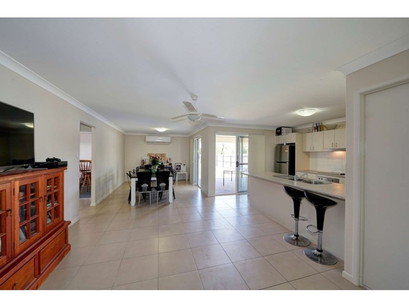 44 Neville Drive, Branyan QLD 4670