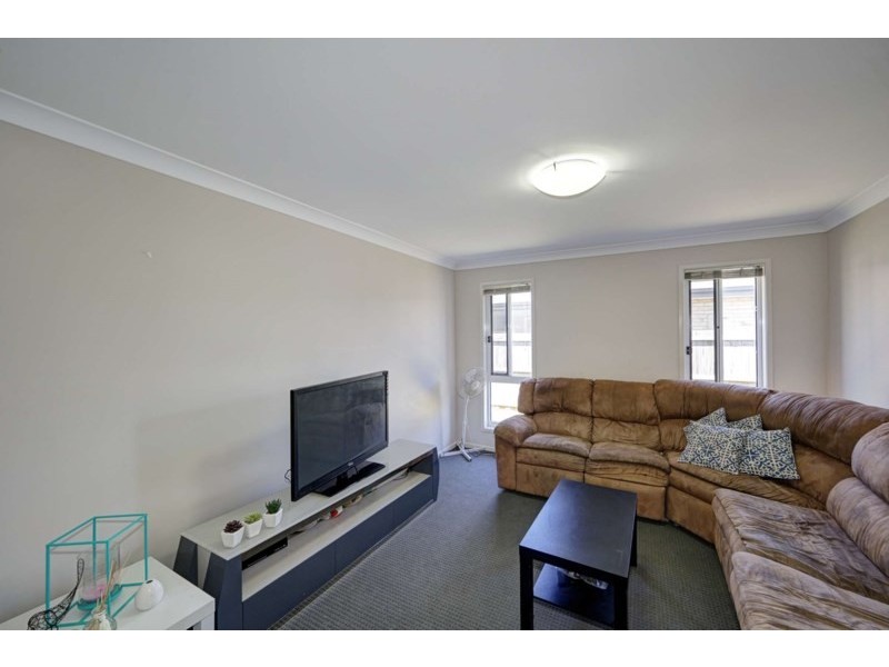 44 Neville Drive, Branyan QLD 4670