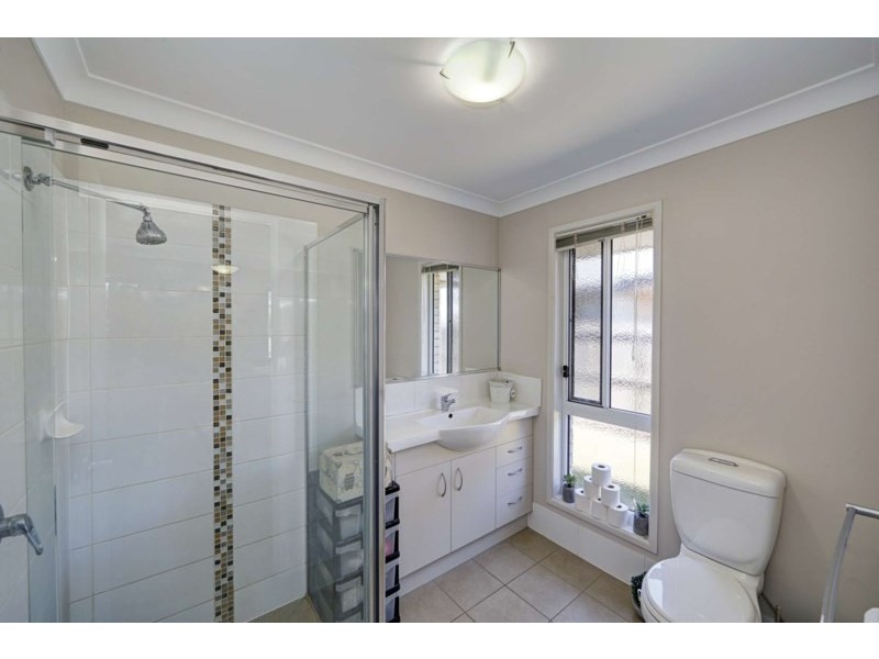 44 Neville Drive, Branyan QLD 4670