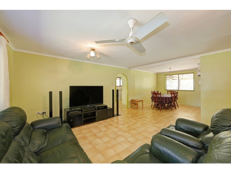 18 Wonderland Avenue, Branyan QLD 4670