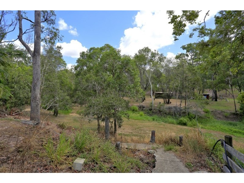 18 Wonderland Avenue, Branyan QLD 4670