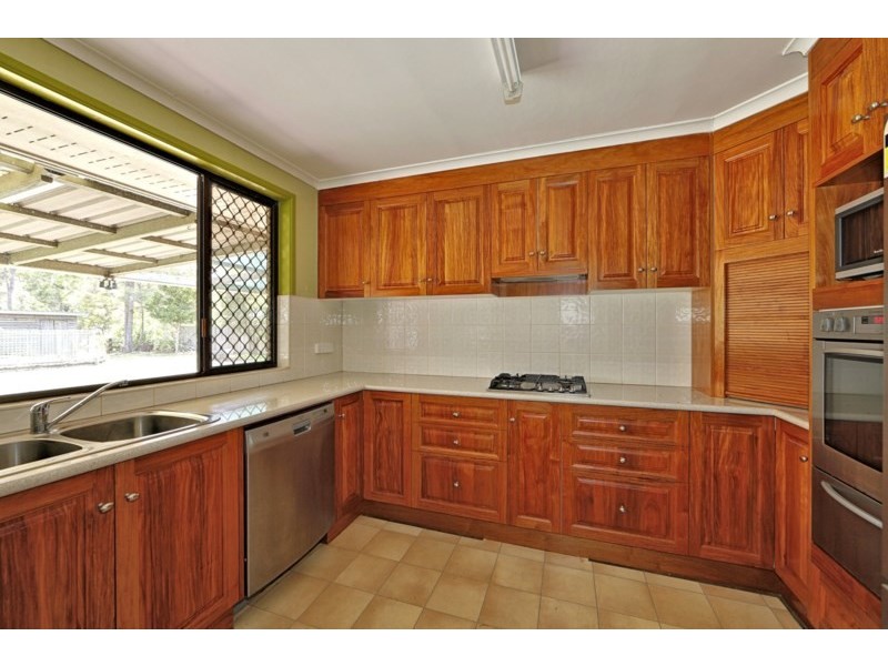 18 Wonderland Avenue, Branyan QLD 4670
