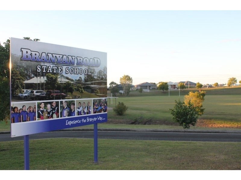 18 Wonderland Avenue, Branyan QLD 4670