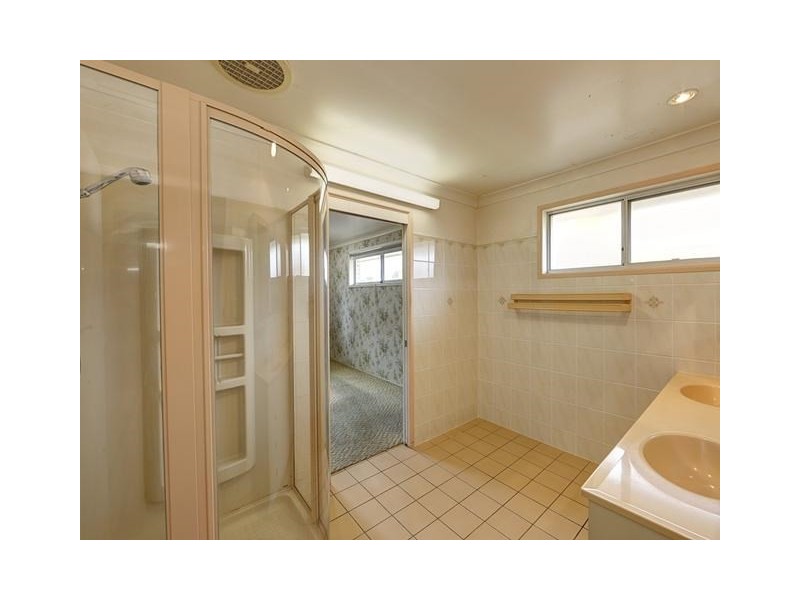 5 Que Hee, Kepnock QLD 4670