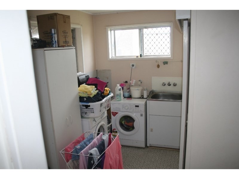 4 Walk Street, Thabeban QLD 4670