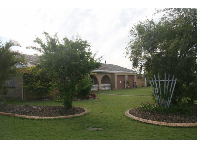 4 Walk Street, Thabeban QLD 4670