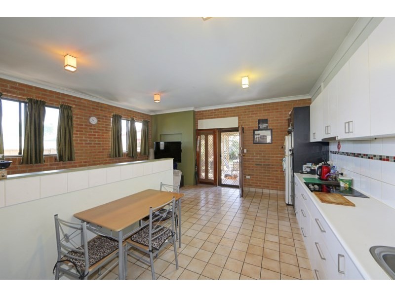 52 Anderson Street, Avenell Heights QLD 4670
