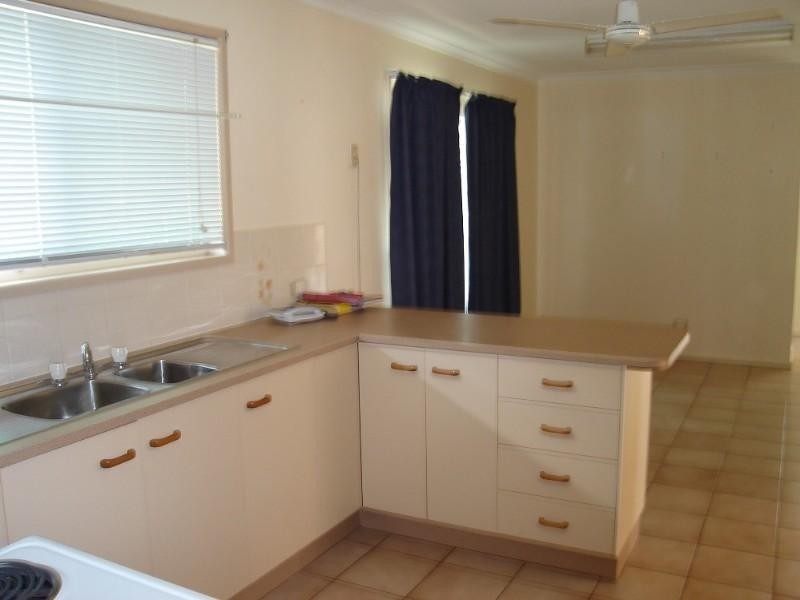 2/381 Bourbong Street, Bundaberg QLD 4670