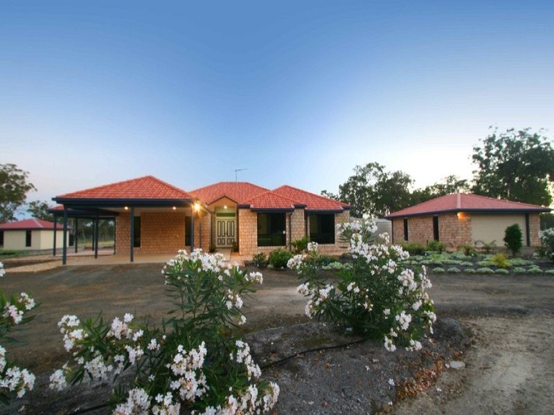 15 Oak Avenue, Coonarr QLD 4670