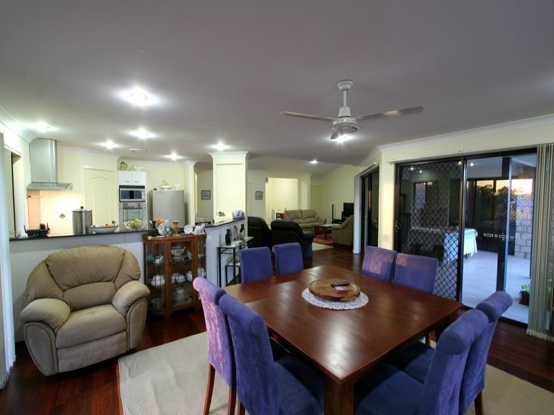 15 Oak Avenue, Coonarr QLD 4670