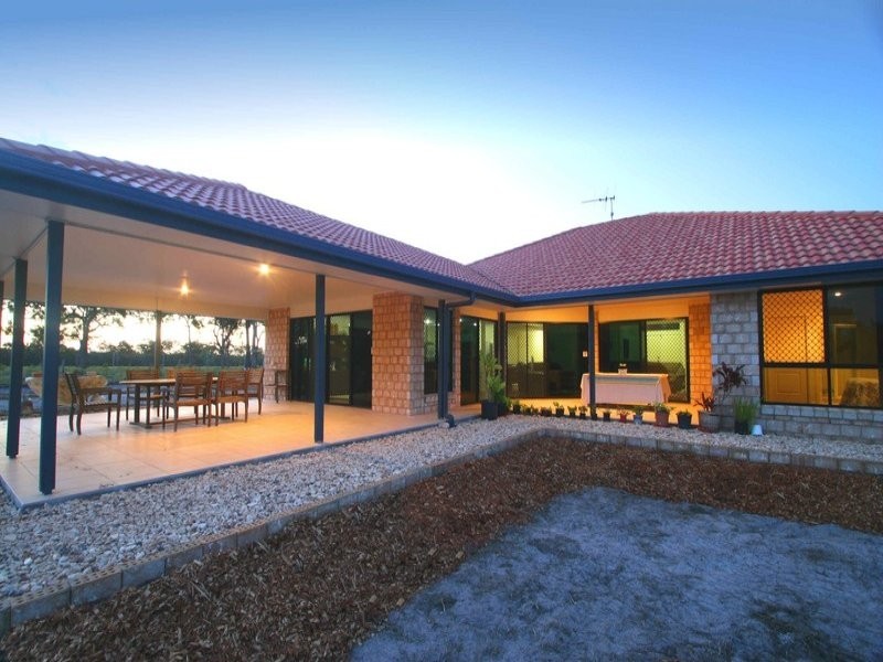 15 Oak Avenue, Coonarr QLD 4670