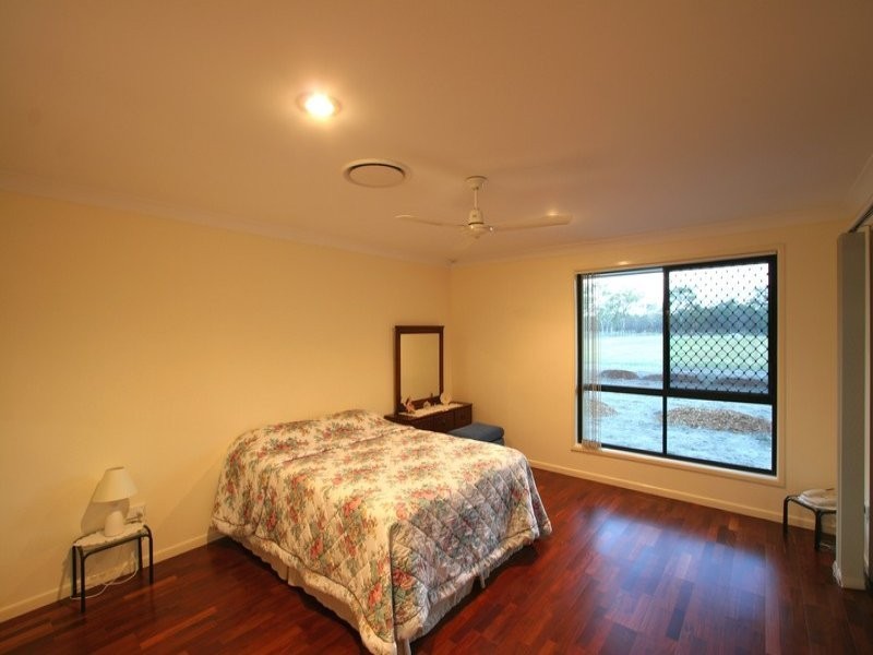 15 Oak Avenue, Coonarr QLD 4670