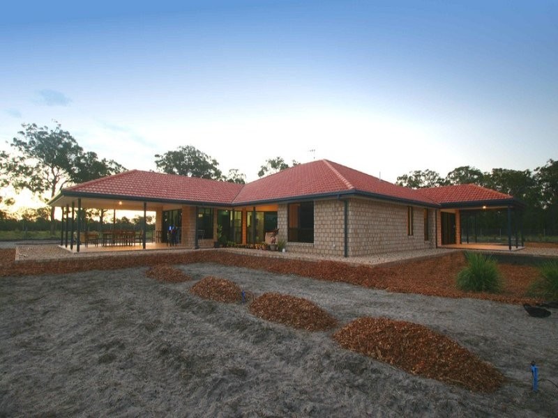 15 Oak Avenue, Coonarr QLD 4670